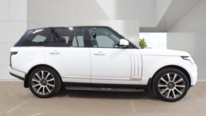 2014 Land Rover Range Rover 3.0 Td V6 Vogue Se in White — image 5