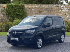 2022 Vauxhall Combo 1.5 Turbo D 2000 Griffin L1 H1 Euro 6 4dr in Black — image 2