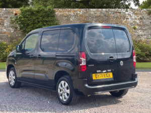 2022 Vauxhall Combo 1.5 Turbo D 2000 Griffin L1 H1 Euro 6 4dr in Black — image 5