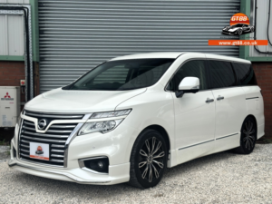 2015 Nissan Elgrand 2015 Highway Star Premium Model 2.5 5dr MPV Petrol Petrol Automatic in White — image 3