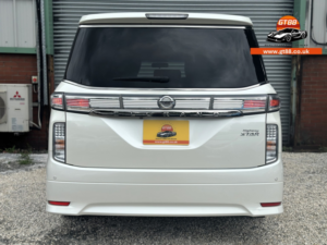 2015 Nissan Elgrand 2015 Highway Star Premium Model 2.5 5dr MPV Petrol Petrol Automatic in White — image 6