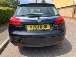 2011 Vauxhall Insignia 2.0 Cdti Exclusiv Sports Tourer 5dr Diesel Auto Euro 5 (160 Ps) in Black — image 6