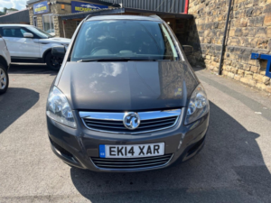 2014 Vauxhall Zafira 1.8 16v Exclusiv Euro 5 5dr in Grey — image 2