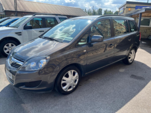 2014 Vauxhall Zafira 1.8 16v Exclusiv Euro 5 5dr in Grey — image 3