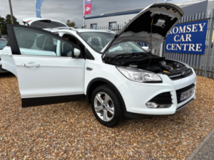 2016 Ford Kuga 2.0 Tdci Zetec 2WD Euro 6 (s/s) 5dr in White — image 5