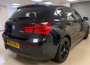 2015 BMW 1 Series 2.0 120d Sport Hatchback 5dr Diesel Manual Euro 6 (s/s) (190 Ps) in Black — image 4