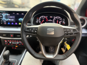 2025 SEAT Arona 1.0 Tsi Fr Sport in Red — image 5