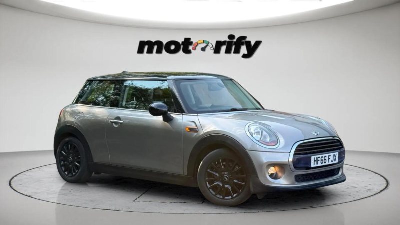 2016 MINI Hatch 1.5 Cooper Euro 6 (s/s) 3dr in Silver — image 1