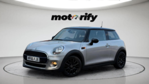 2016 MINI Hatch 1.5 Cooper Euro 6 (s/s) 3dr in Silver — image 2