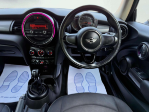 2016 MINI Hatch 1.5 Cooper Euro 6 (s/s) 3dr in Silver — image 4