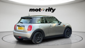 2016 MINI Hatch 1.5 Cooper Euro 6 (s/s) 3dr in Silver — image 6