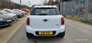 2011 MINI Countryman 1.6 Cooper Countryman in White — image 4