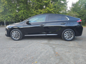 2020 Hyundai Ioniq 38.3kwh Premium Se Auto 5dr in Black — image 4