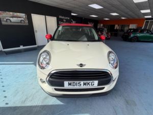 2015 MINI Hatch 1.2 One Euro 6 (s/s) 3dr in White — image 4
