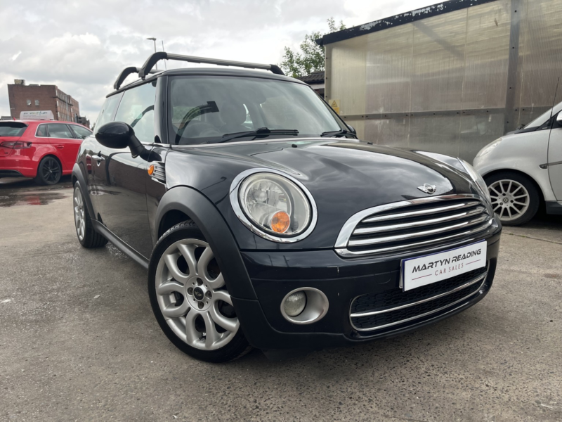 2009 MINI Hatch 1.6 Cooper D Hatch in Black — image 1