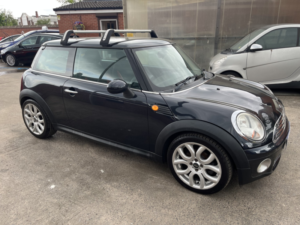 2009 MINI Hatch 1.6 Cooper D Hatch in Black — image 2