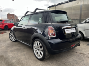 2009 MINI Hatch 1.6 Cooper D Hatch in Black — image 4