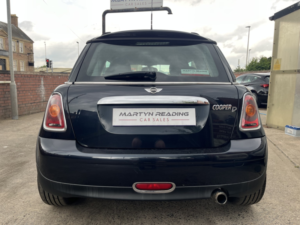 2009 MINI Hatch 1.6 Cooper D Hatch in Black — image 5