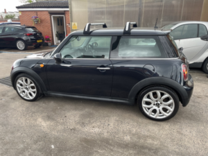 2009 MINI Hatch 1.6 Cooper D Hatch in Black — image 6