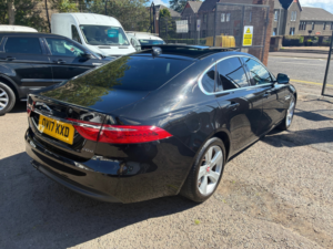 2017 Jaguar Xf 2.0d Portfolio Saloon 4dr Diesel Auto Euro 6 (s/s) (180 Ps) in Black — image 3