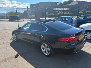 2017 Jaguar Xf 2.0d Portfolio Saloon 4dr Diesel Auto Euro 6 (s/s) (180 Ps) in Black — image 5