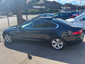 2017 Jaguar Xf 2.0d Portfolio Saloon 4dr Diesel Auto Euro 6 (s/s) (180 Ps) in Black — image 6