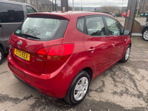 2013 Kia Venga 1.4 Crdi 1 Air MPV 5dr Diesel Manual Euro 5 (89 Bhp) in Red — image 4