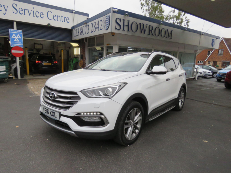 2016 Hyundai Santa Fe 2.2 Crdi Blue Drive Premium Se Auto 4WD Euro 6 (s/s) 5dr (7 Seat) in White — image 1