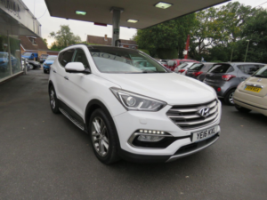 2016 Hyundai Santa Fe 2.2 Crdi Blue Drive Premium Se Auto 4WD Euro 6 (s/s) 5dr (7 Seat) in White — image 3