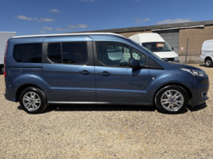 2020 Ford Grand Tourneo Connect Wheelchair Accessible Vehicle Wav 1.5 Ecoblue Titanium in Blue — image 2