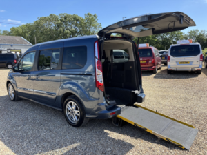 2020 Ford Grand Tourneo Connect Wheelchair Accessible Vehicle Wav 1.5 Ecoblue Titanium in Blue — image 6