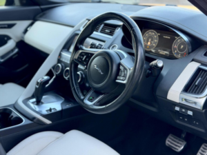 2020 Jaguar E-Pace 2.0 D240 R-Dynamic Hse Auto AWD Euro 6 (s/s) 5dr in Black — image 2