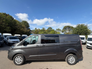 2021 Ford Transit Custom 2.0 320 Ecoblue Limited Crew Van Double Cab 5dr Diesel Auto L2 H1 Euro 6 (s/s) (185 Ps) — image 4