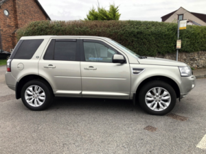 2013 Land Rover Freelander 2 2.2 Td4 Hse Turbo Diesel 6 Speed Manual 4x4 - Full Service History in Gold — image 2