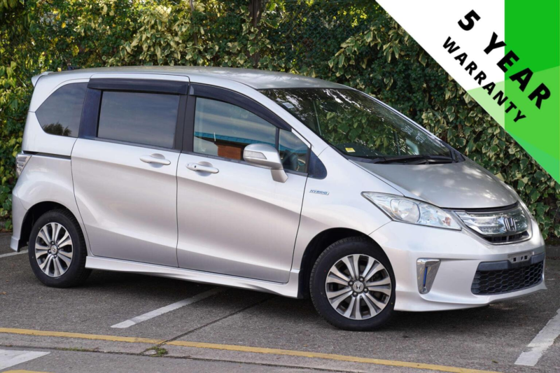 2014 Honda Freed 1.5 Just Selection+ Hybrid 5dr 6 Seats in Silver — image 1