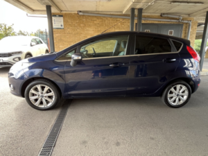 2010 Ford Fiesta 1.4 Zetec in Blue — image 4