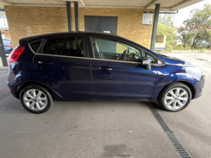 2010 Ford Fiesta 1.4 Zetec in Blue — image 5