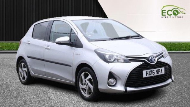 2016 Toyota Yaris 1.5 Vvt-H Icon in Silver — image 1