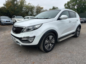 2015 Kia Sportage 1.7 Crdi Ecodynamics 4 2WD Euro 5 (s/s) 5dr in White — image 4