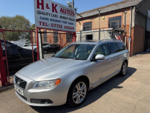 2011 Volvo V70 2.4 D5 Se Lux Geartronic Euro 5 5dr in Silver — image 3