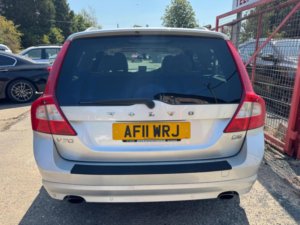 2011 Volvo V70 2.4 D5 Se Lux Geartronic Euro 5 5dr in Silver — image 6