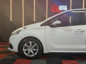 2016 Peugeot 208 1.0 Puretech Active in White — image 4