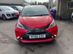 2017 Toyota Aygo 1.0 Vvt-I X-Style Euro 6 5dr in Red — image 3