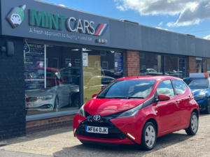 2014 Toyota Aygo 1.0 Vvt-I X-Play in Red — image 3