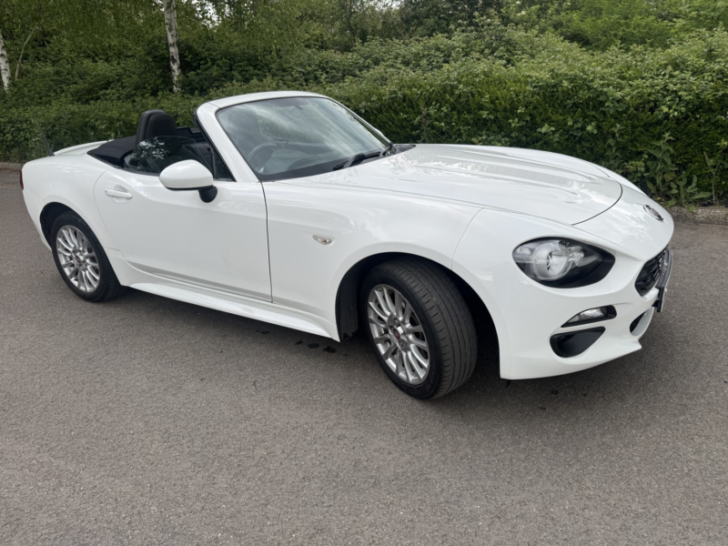 2017 Fiat 124 Spider 1.4 124 Spider 1.4 Multiair Turbo 140hp Classica in White — image 1