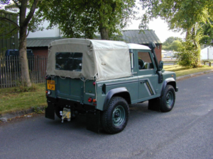 2008 Land Rover Defender 90 Ref 8709 - Land Rover Defender 90 Pick Up 2.4 Tdci - Special Specification (rhd - Uk Car) in Green — image 3