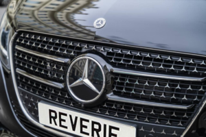 2025 Mercedes-Benz V-Class 2.0 V220d Premium MPV 5dr Diesel G-Tronic+ Euro 6 (s/s) (8 Seat, Extra Long) (163 Ps) in Black — image 5