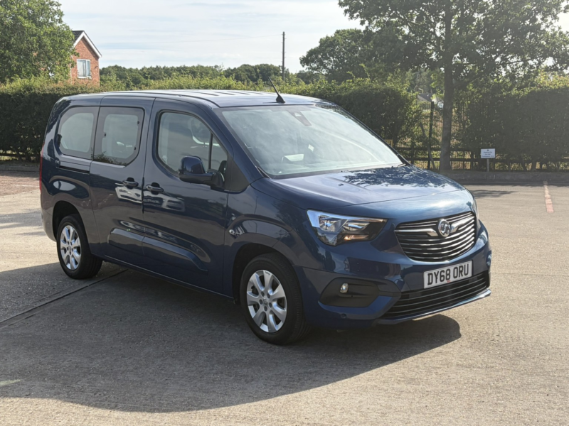 2018 Vauxhall Combo Life 1.5 Turbo D Blueinjection Energy in Blue — image 1