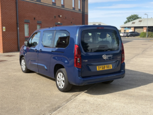 2018 Vauxhall Combo Life 1.5 Turbo D Blueinjection Energy in Blue — image 4