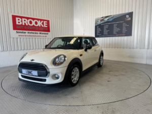 2014 MINI Hatch 1.2 One Euro 6 (s/s) 3dr in White — image 6